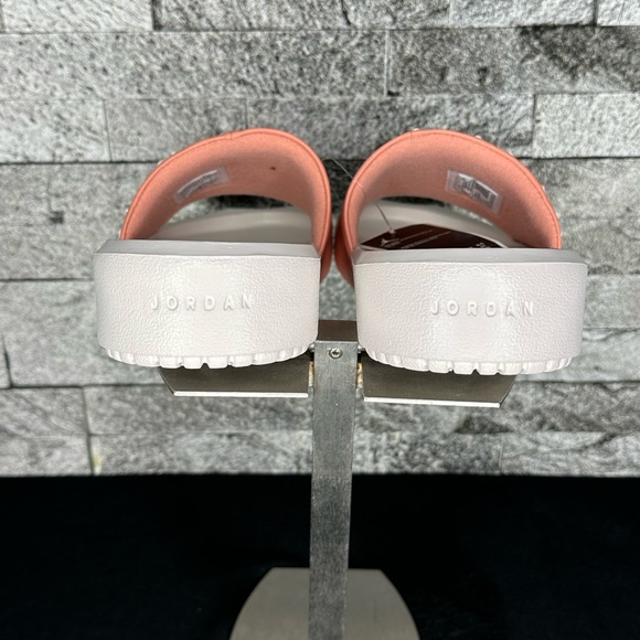 Jordan Nola Slides - NEW - WMNS11 - Picture 4 of 11